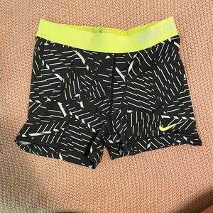 NIKE Pro - black/white/neon green